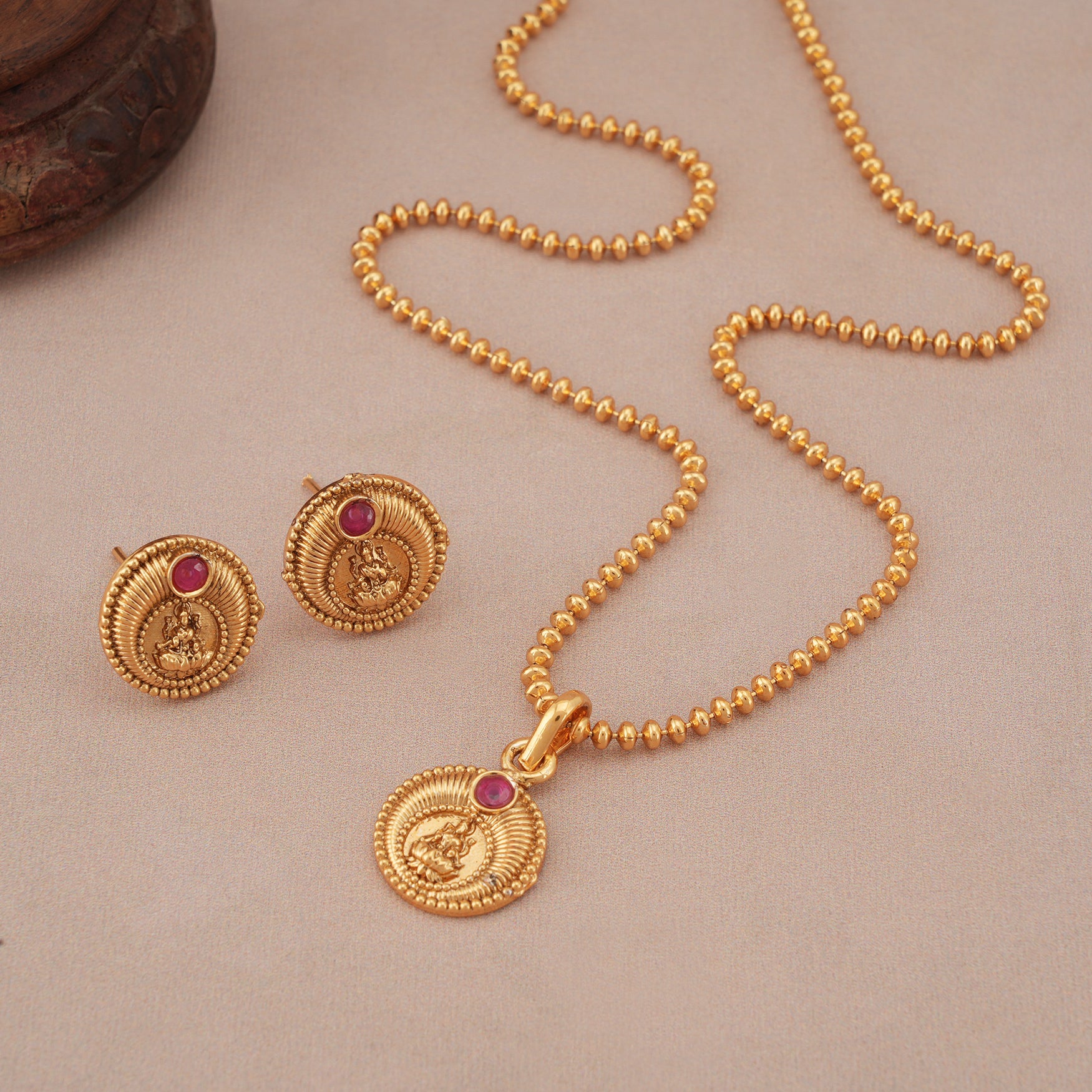 Cute elegant maa lakshmi pendant set I Temple Jewellery