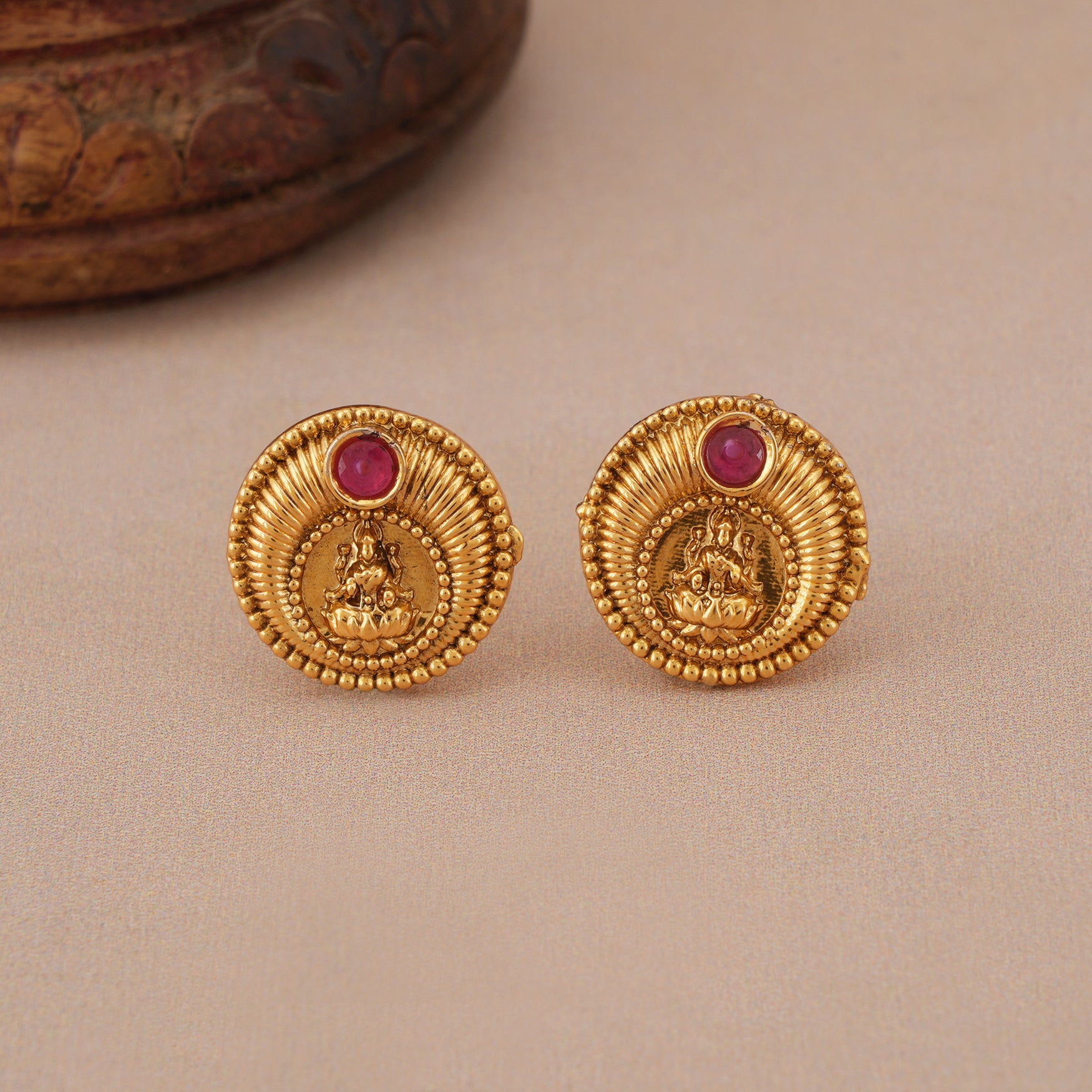 Cute elegant maa lakshmi pendant set I Temple Jewellery