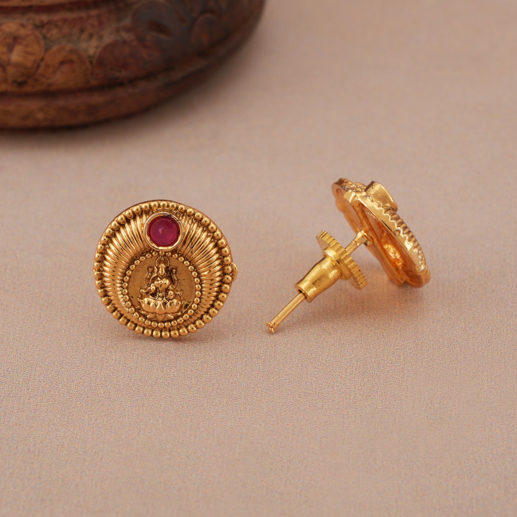 Cute elegant maa lakshmi pendant set I Temple Jewellery