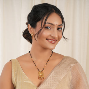 Beautiful elegant antqiue gold stone mangalsutra set