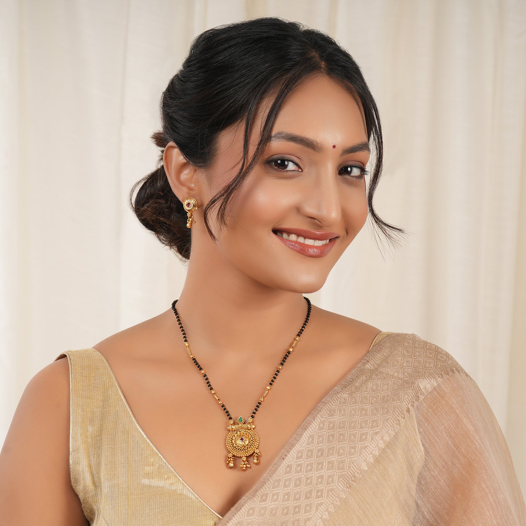 Beautiful elegant antqiue gold stone mangalsutra set