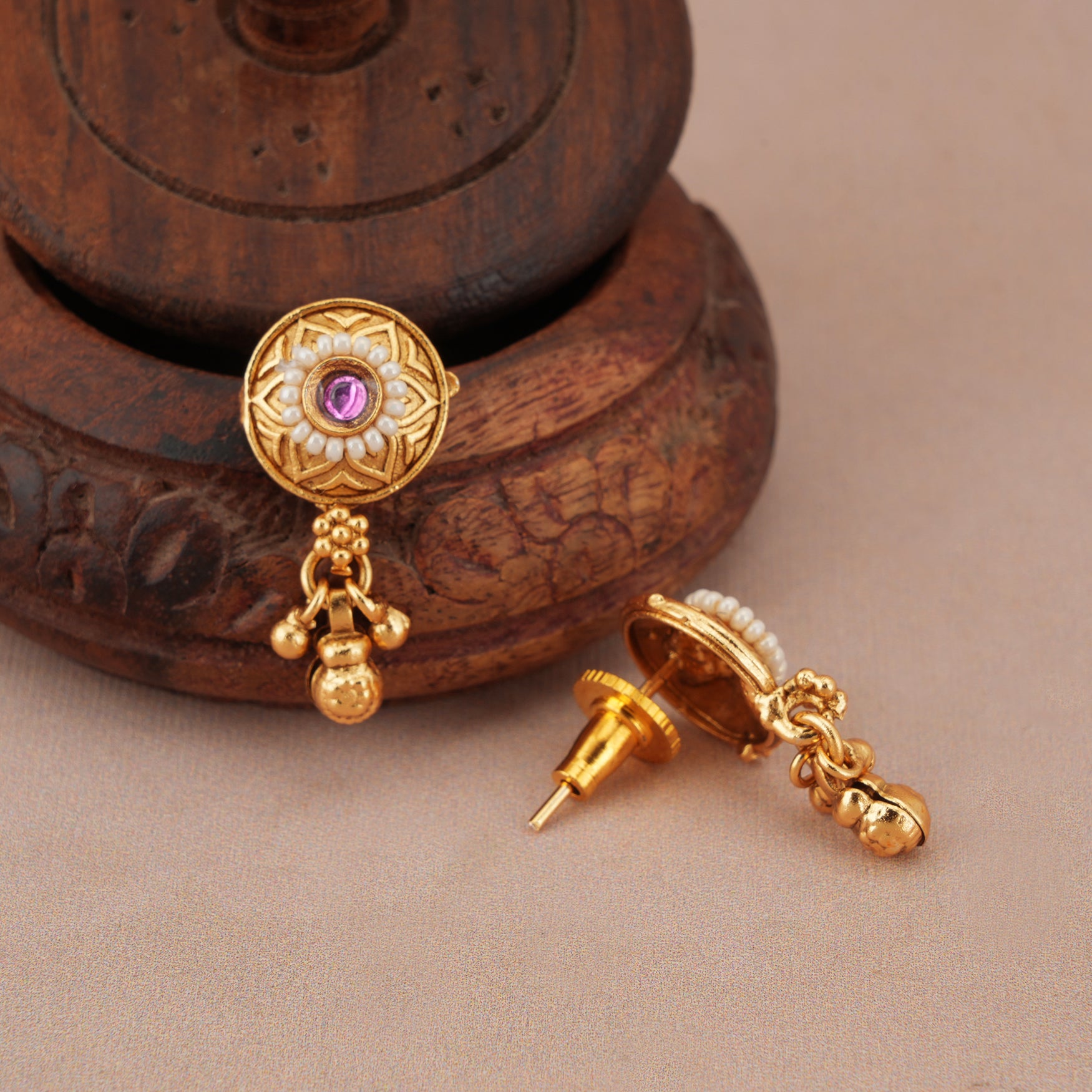 Beautiful elegant antqiue gold stone mangalsutra set