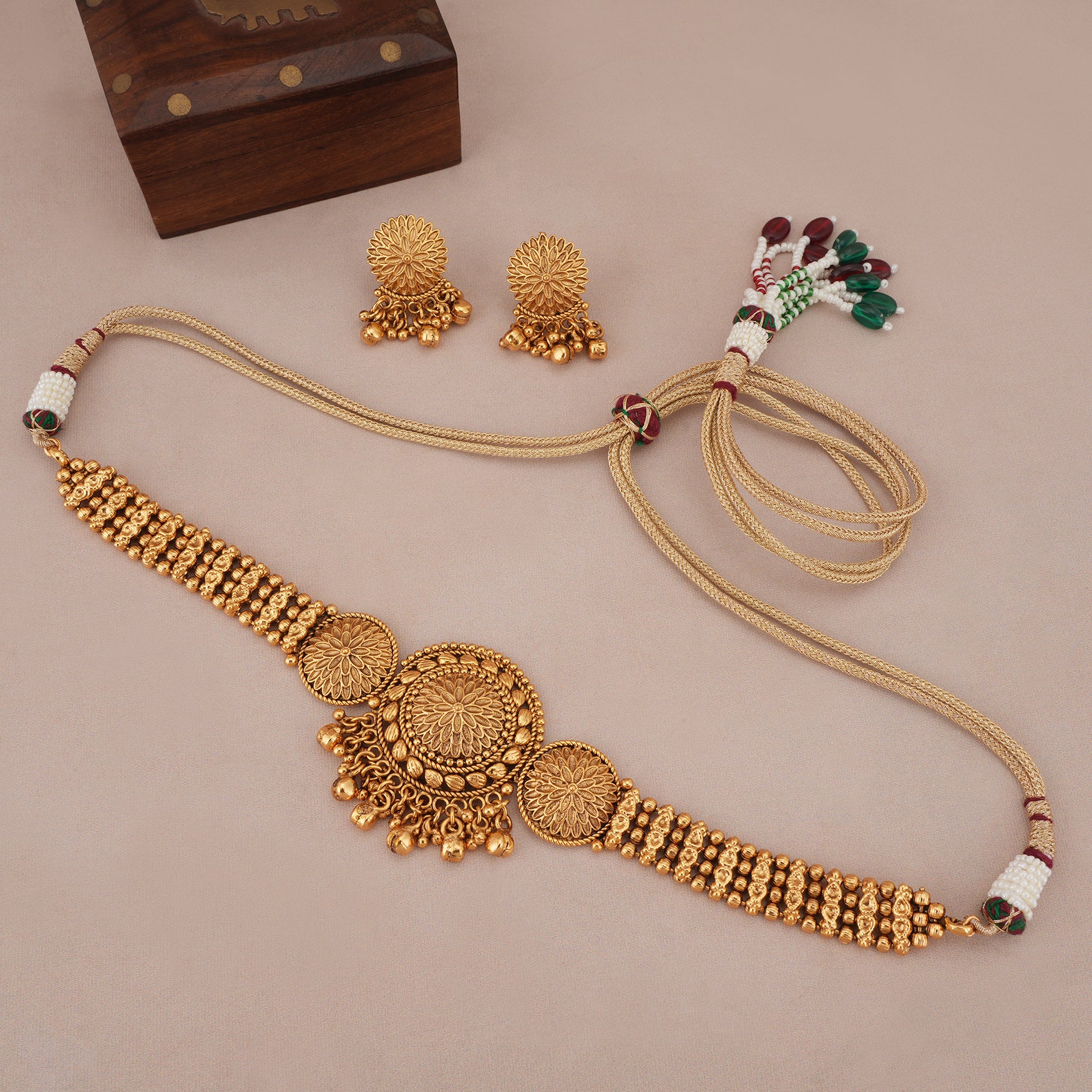 Stunning plain floral antique gold choker set