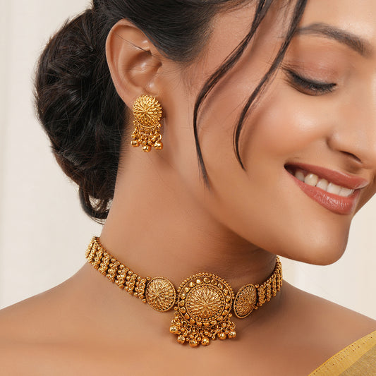 Stunning plain floral antique gold choker set
