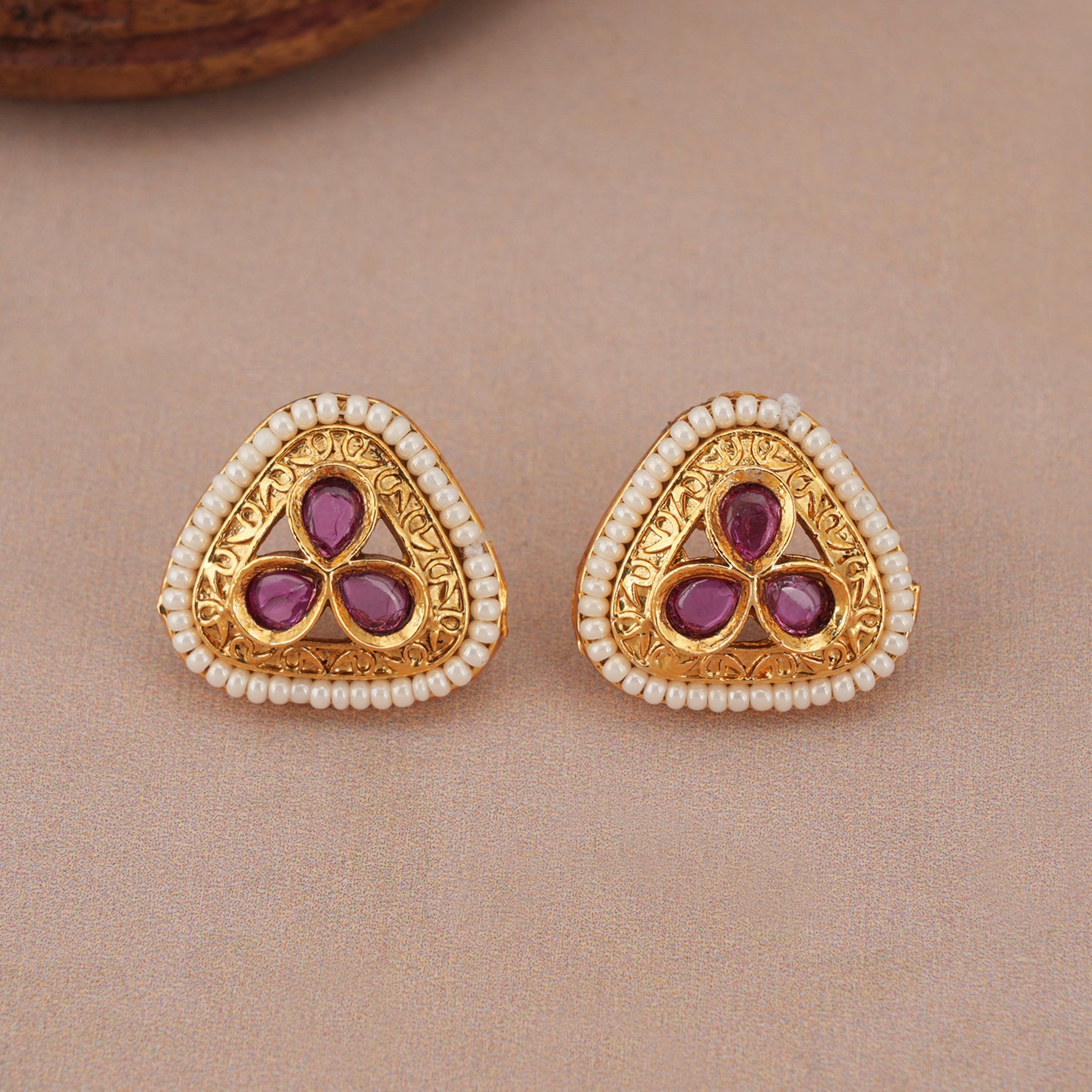 Elegant stone antique gold necklace set