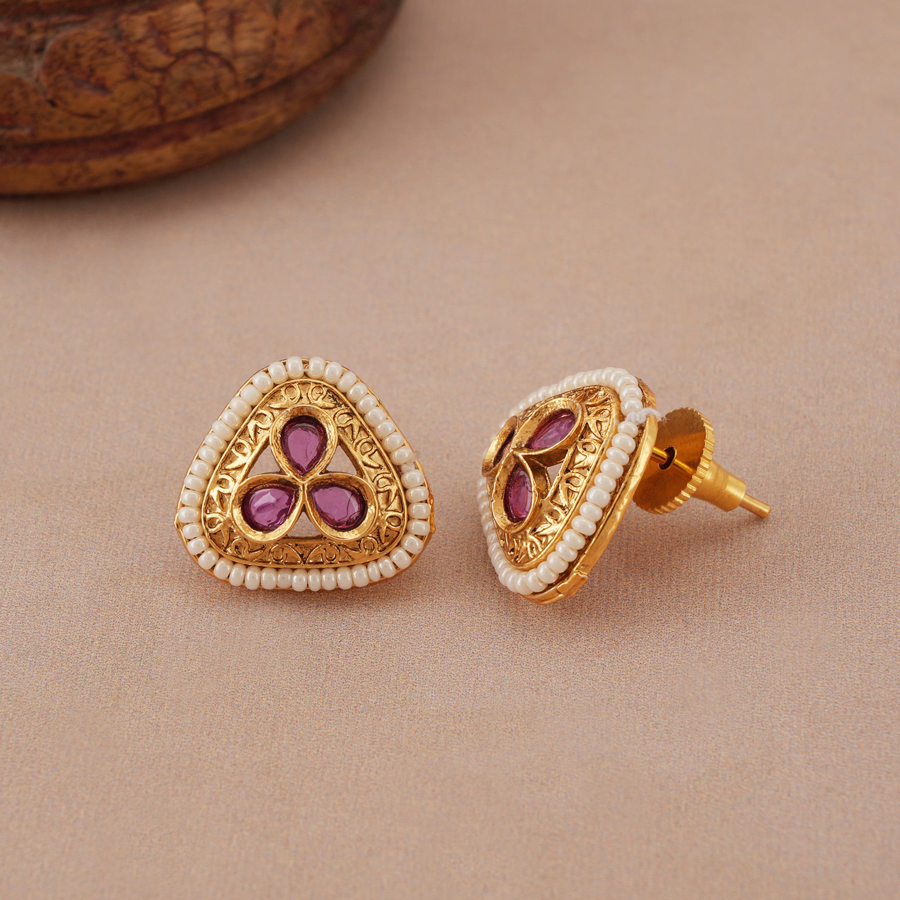 Elegant stone antique gold necklace set