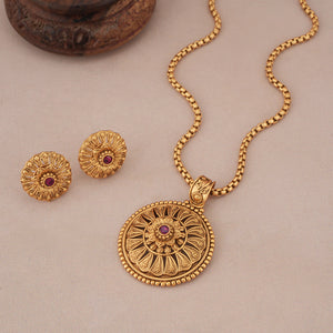 Amazing antique gold carved pendant set