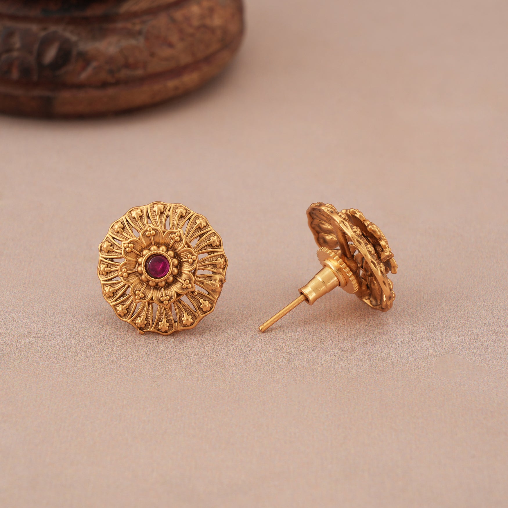 Amazing antique gold carved pendant set