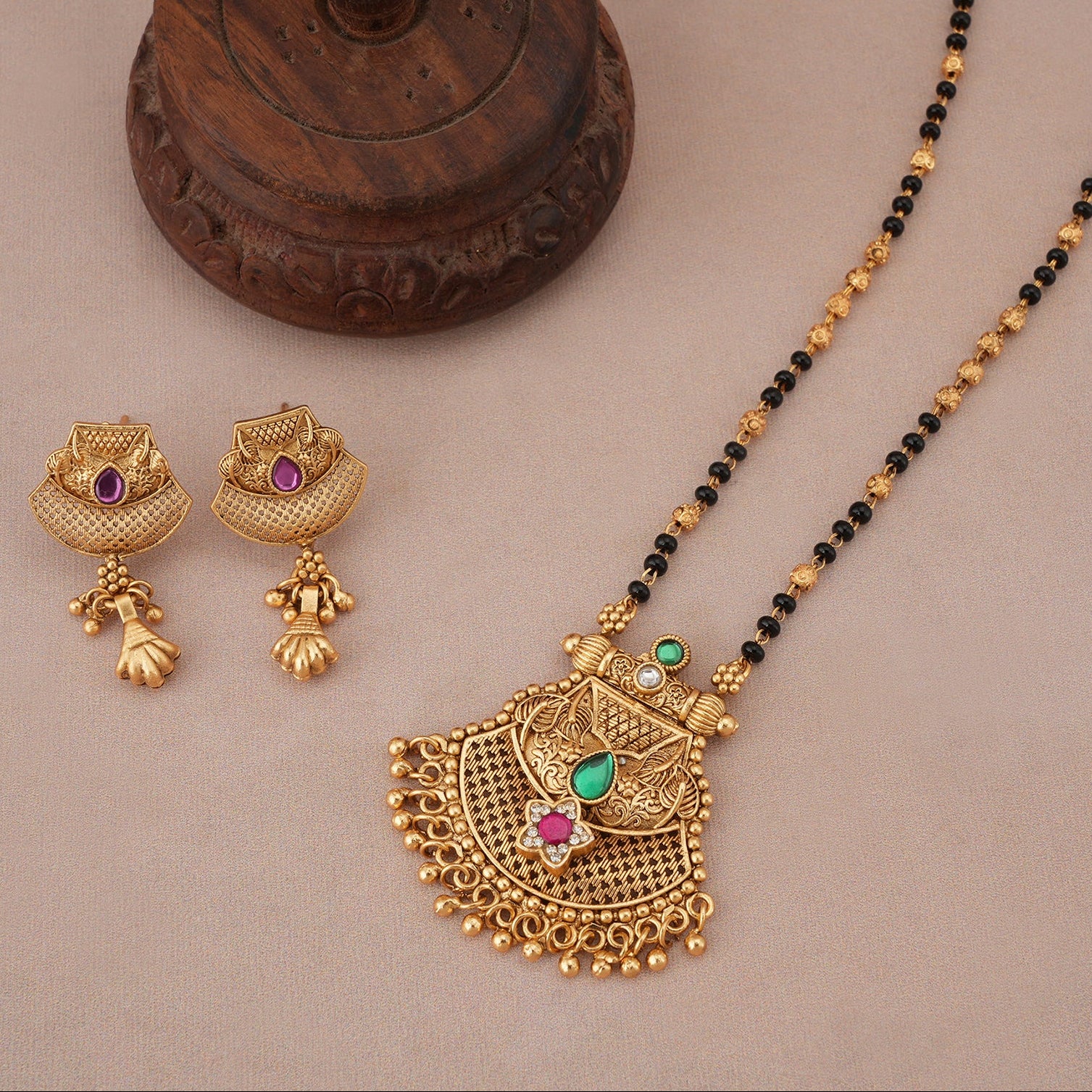 Stunning ball drop antique gold mangalsutra set