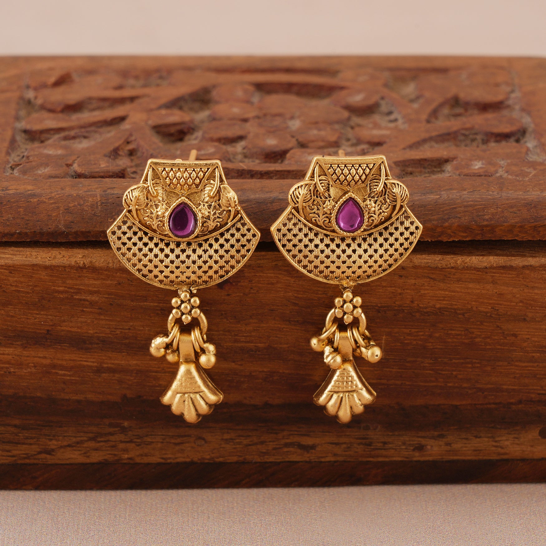 Stunning ball drop antique gold mangalsutra set