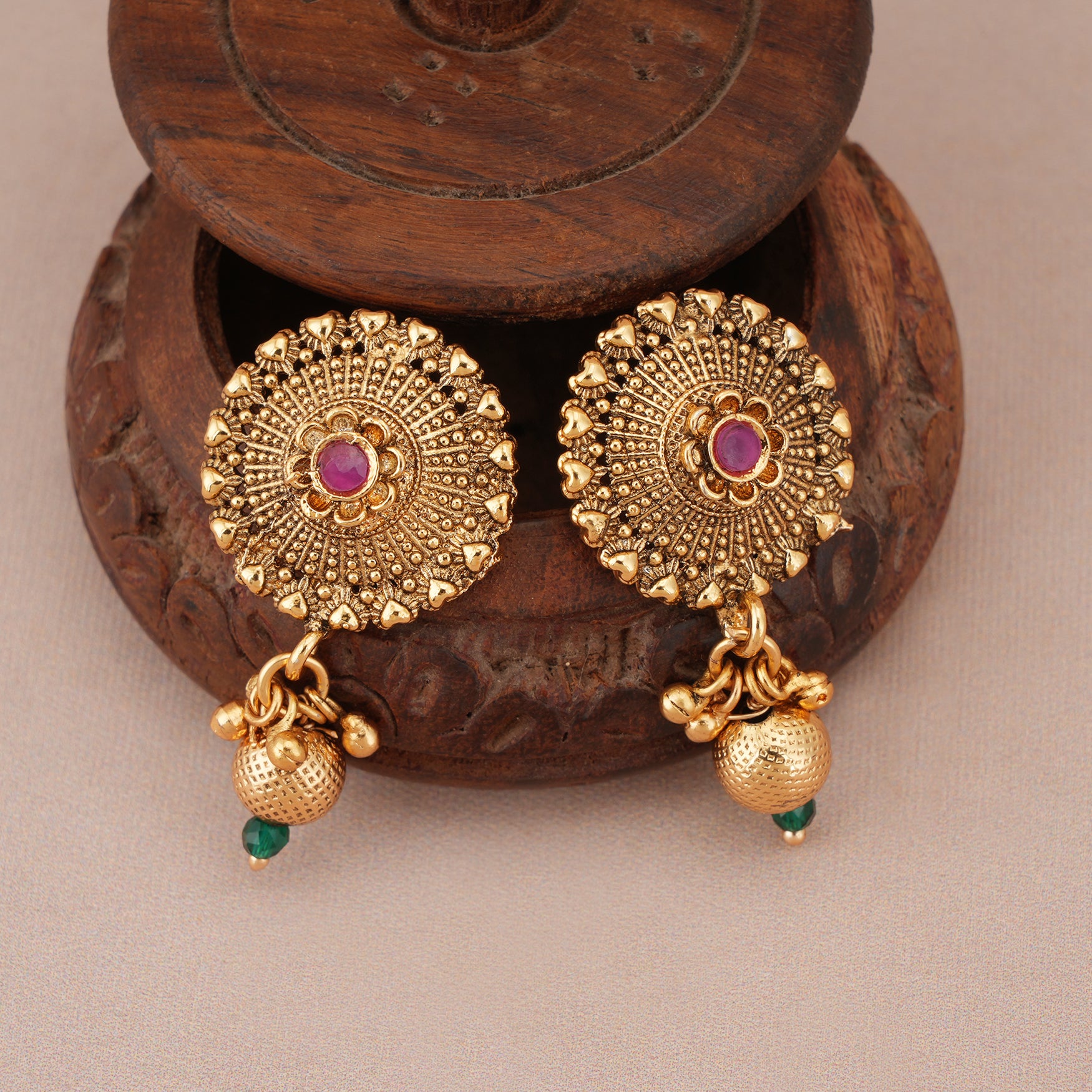 Beautiful antique gold stone choker set