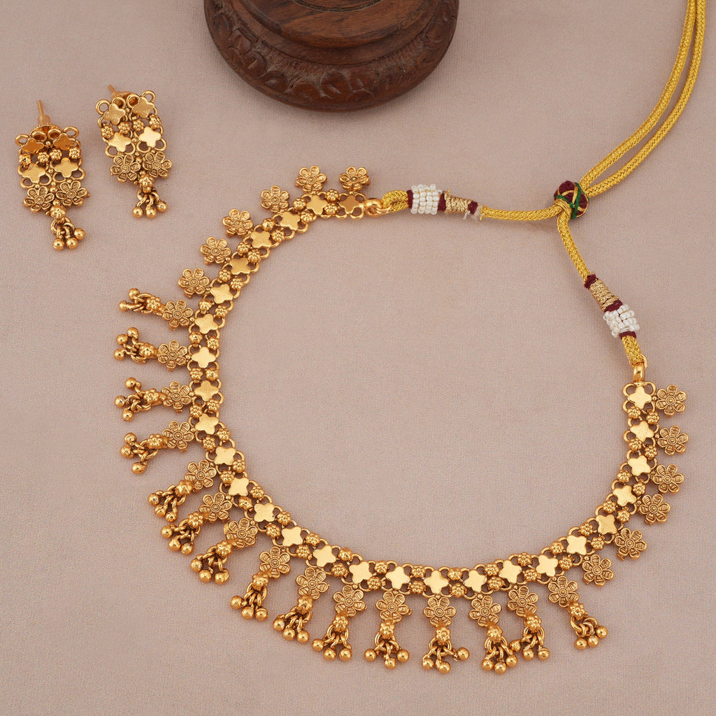Stunning high gold necklace set