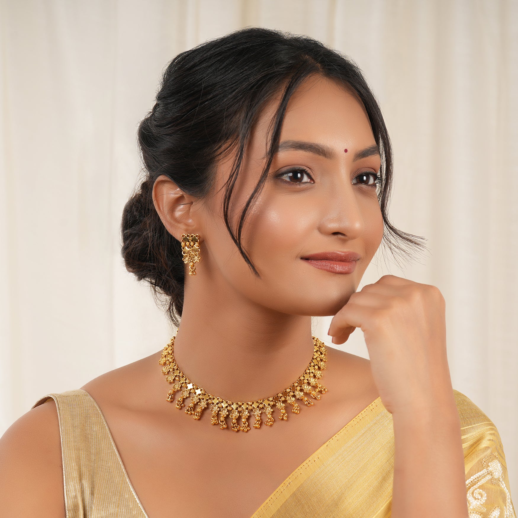 Stunning high gold necklace set