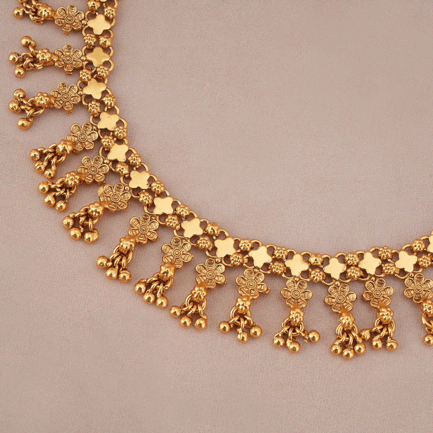 Stunning high gold necklace set