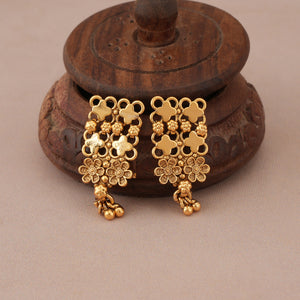 Stunning high gold necklace set