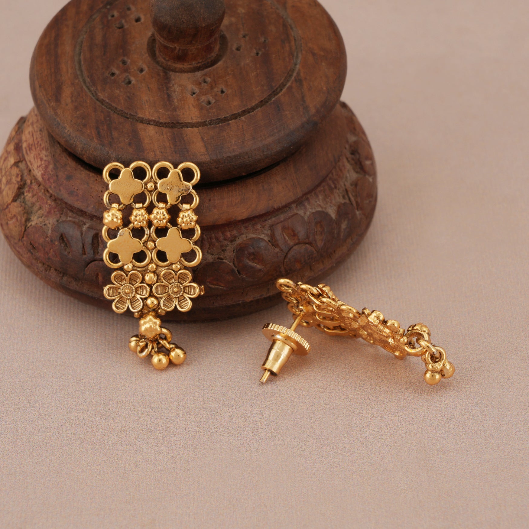 Stunning high gold necklace set