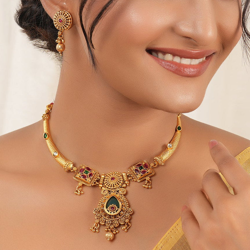Stunning antique gold rajwadi emerald necklace set