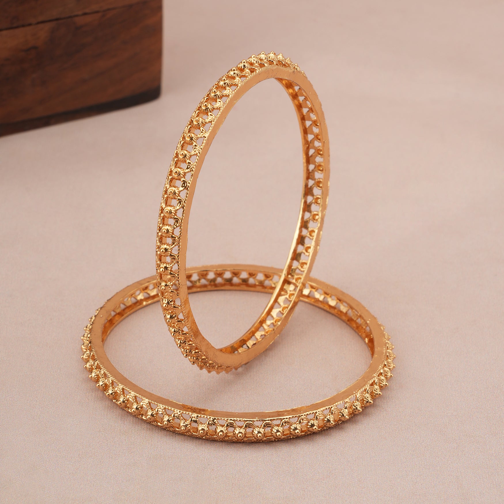 Elegant plain antique gold bangle set