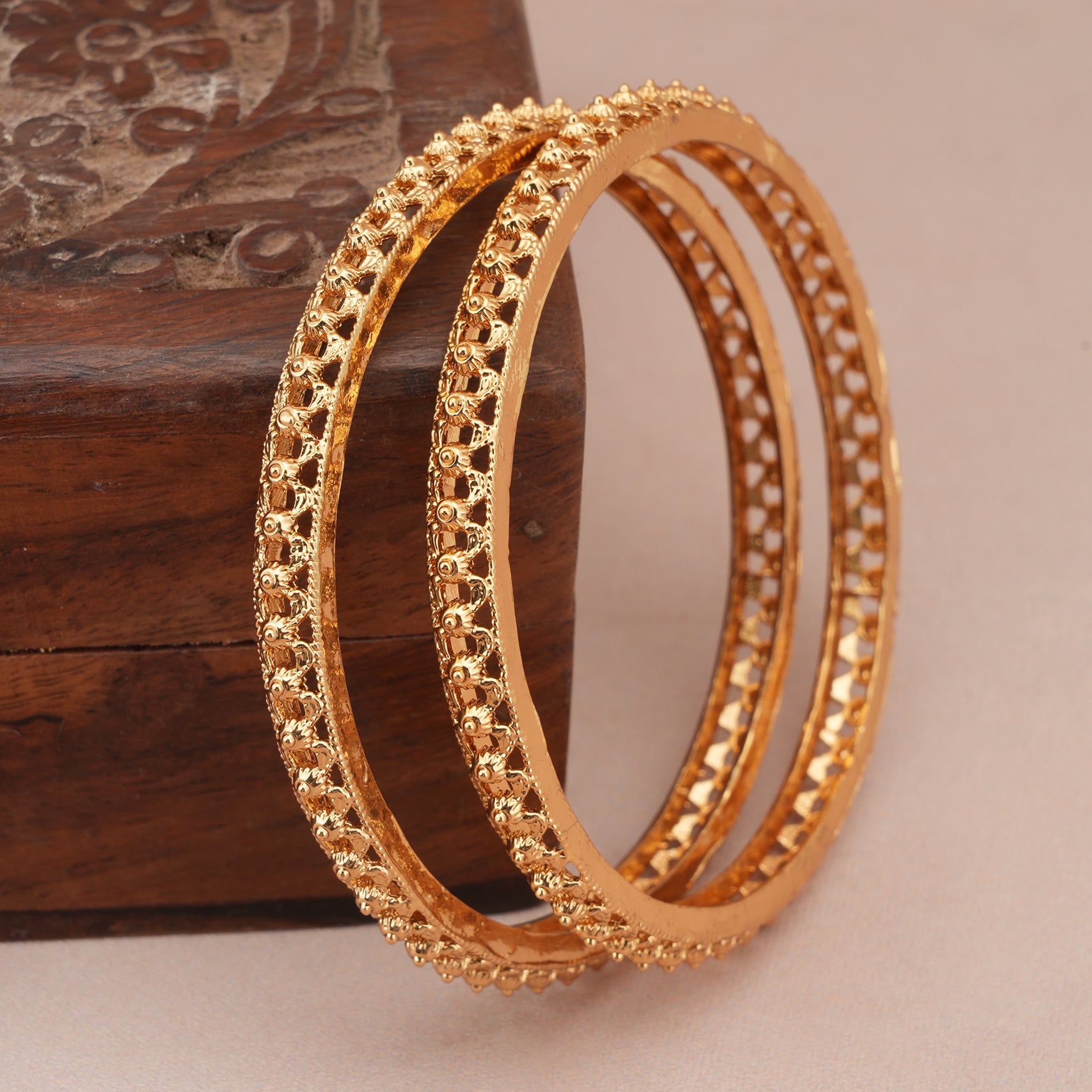 Elegant plain antique gold bangle set