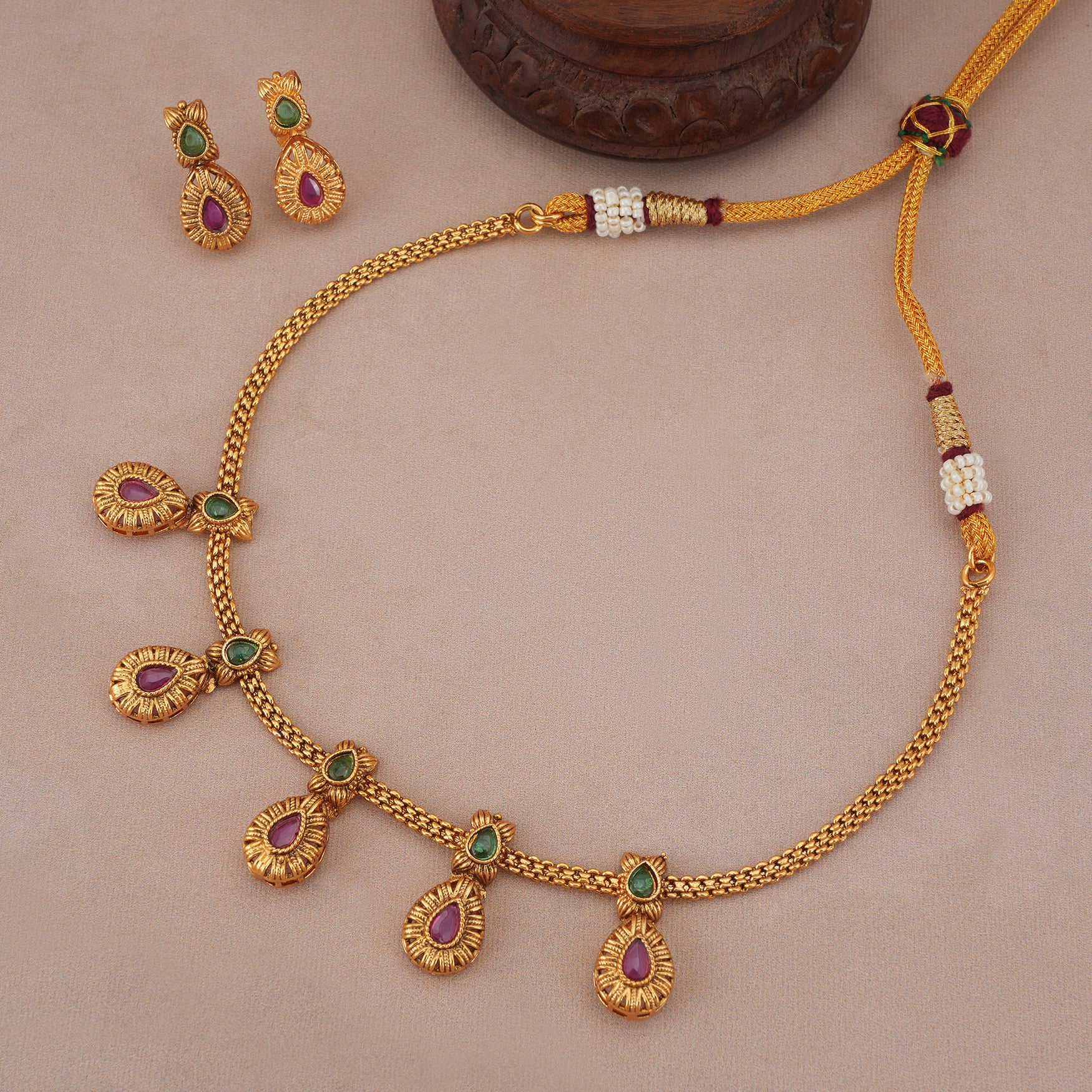 Cute elegant  antique stone gold necklace set