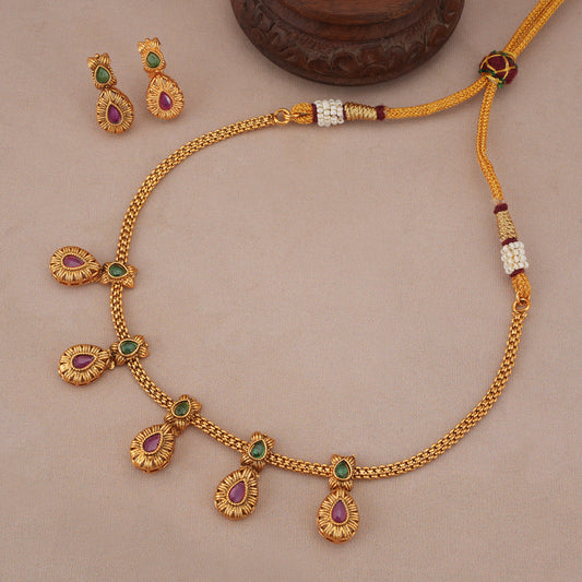Cute elegant stone antique gold necklace set