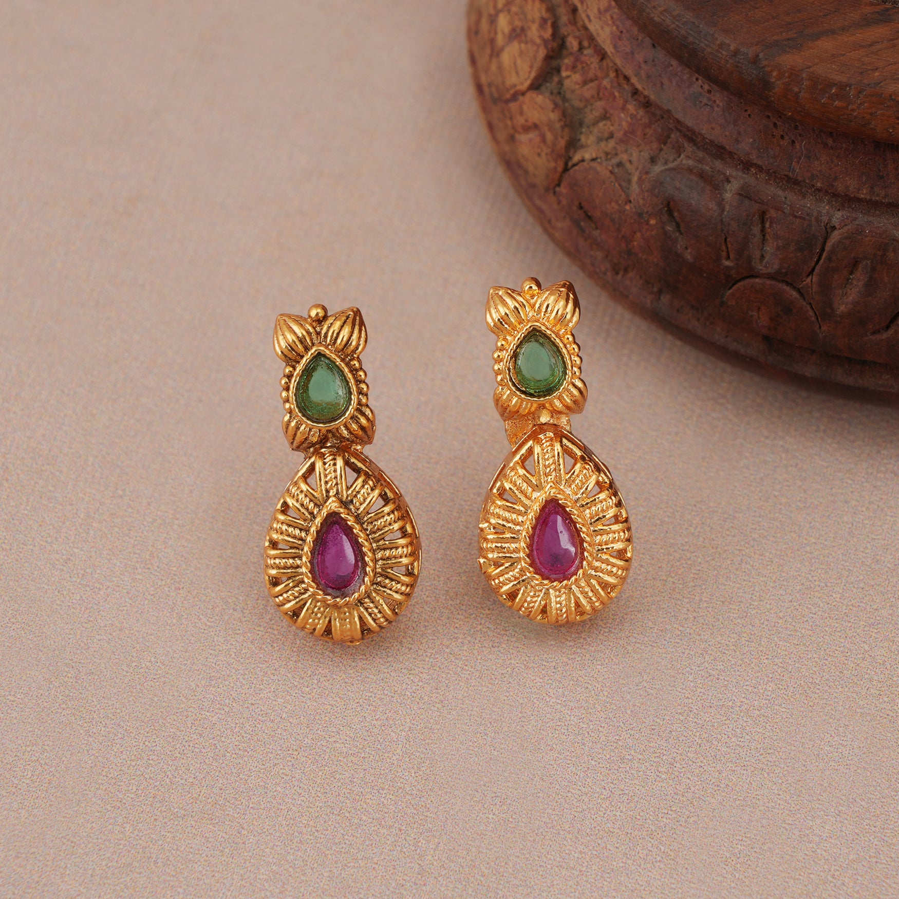 Cute elegant  antique stone gold necklace set