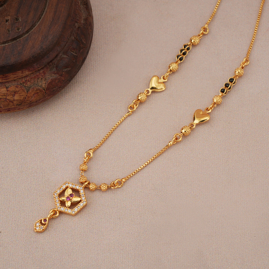 Beautiful gold plated heart mangalstura