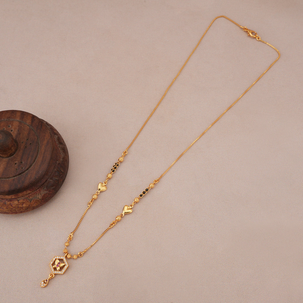 Beautiful gold plated heart mangalstura