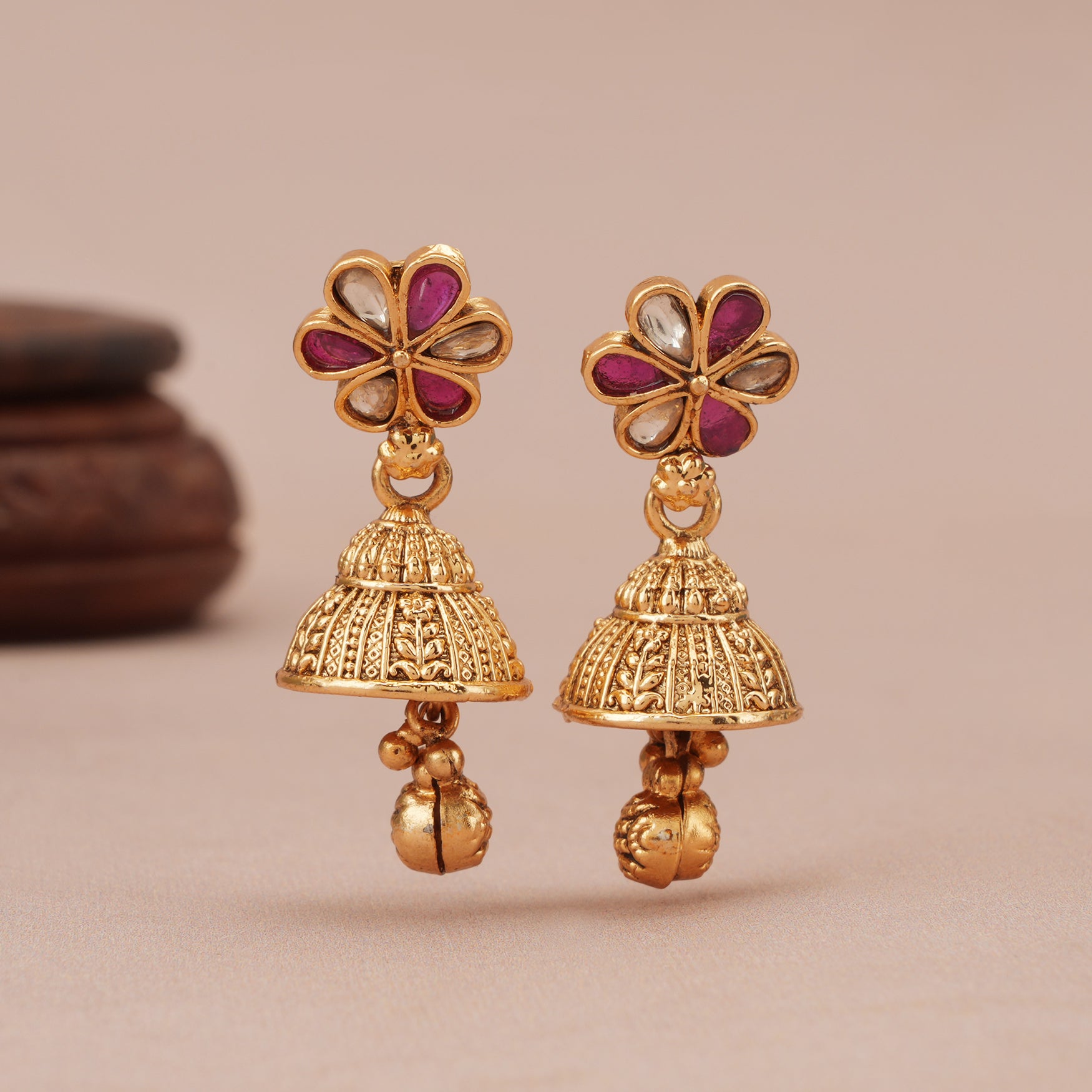 Stunning gold high polish stone neckalce set