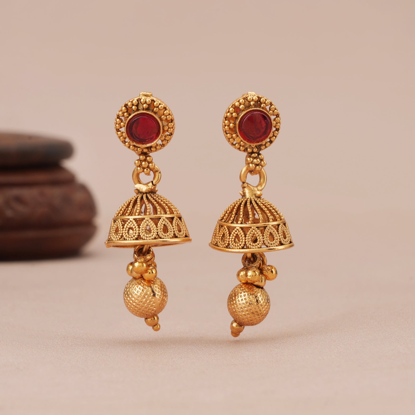 Stunning antique gold ball necklace set