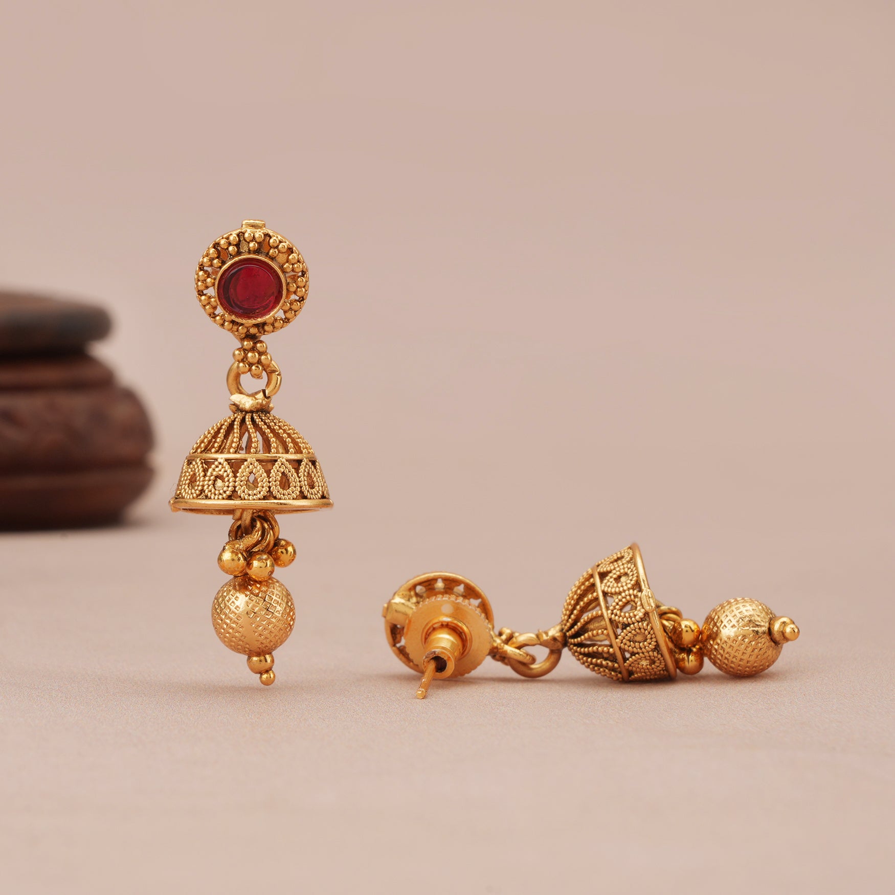 Stunning antique gold ball necklace set