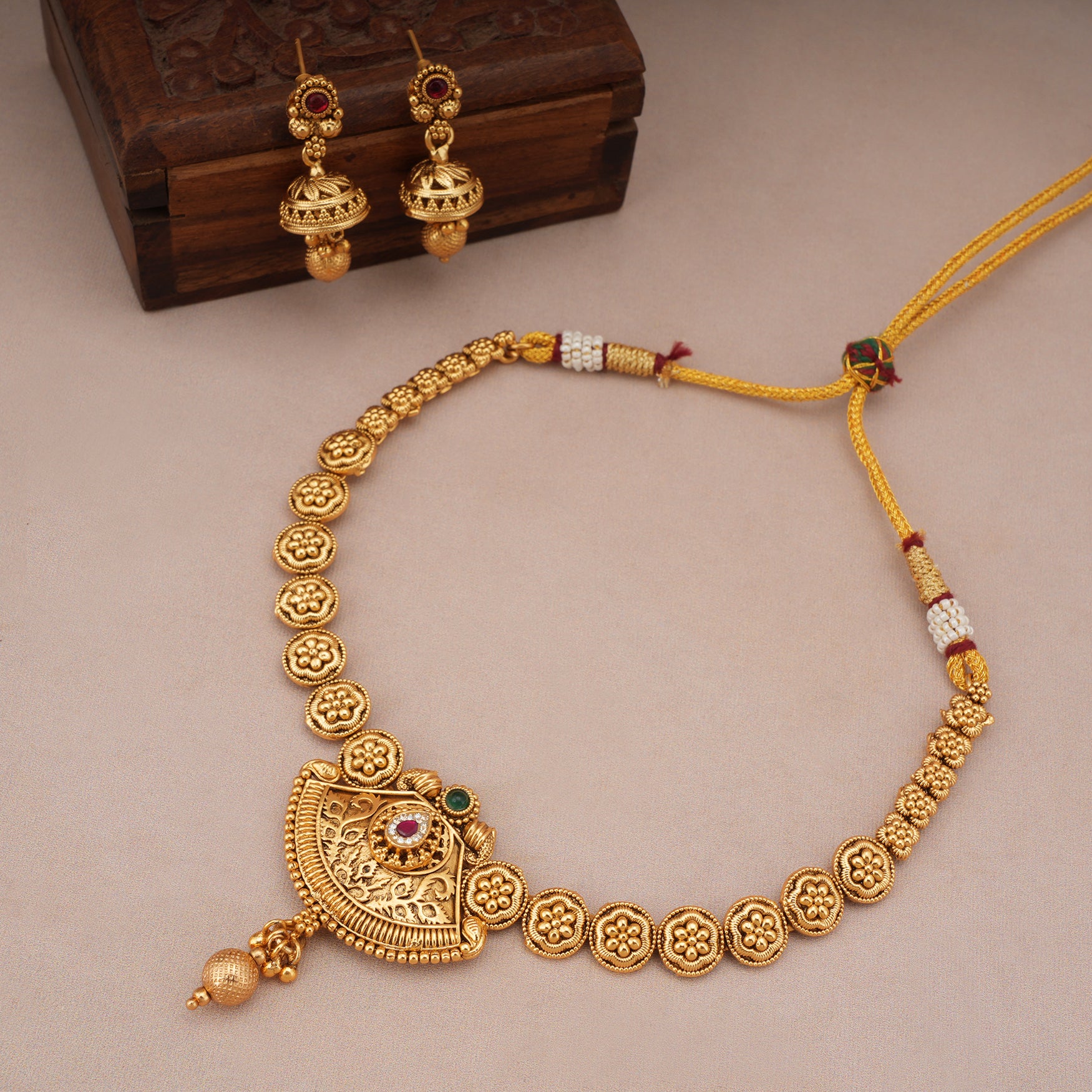 Beautiful antque gold stone necklace with earring