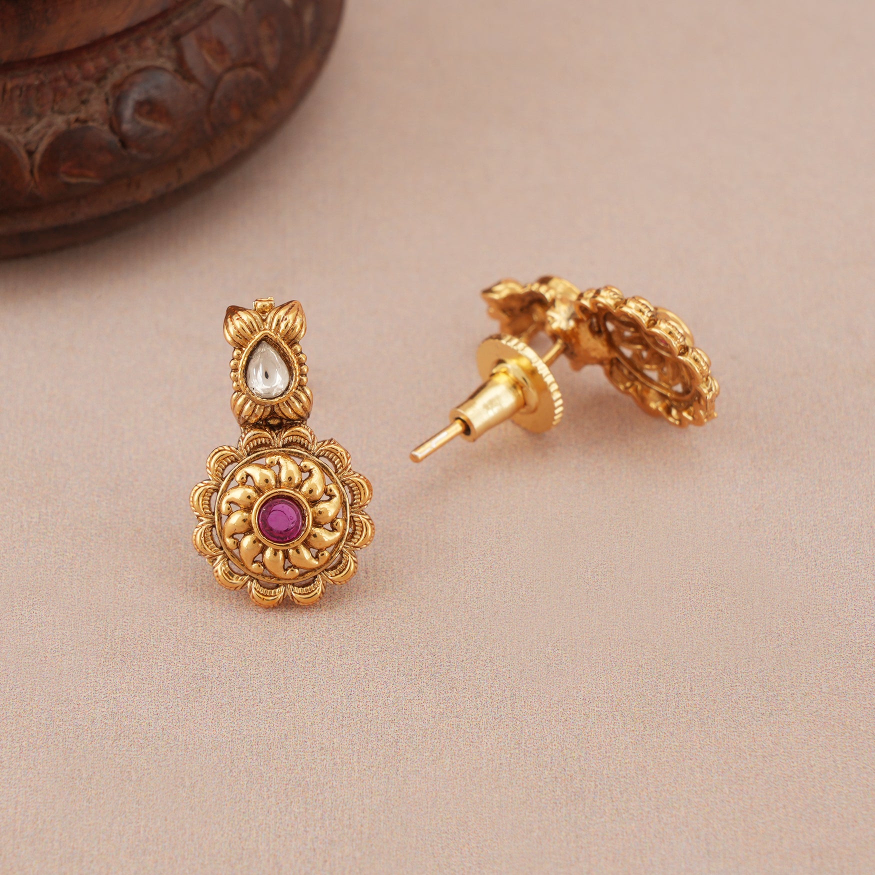Beautiful antique gold gulika bloom necklace set