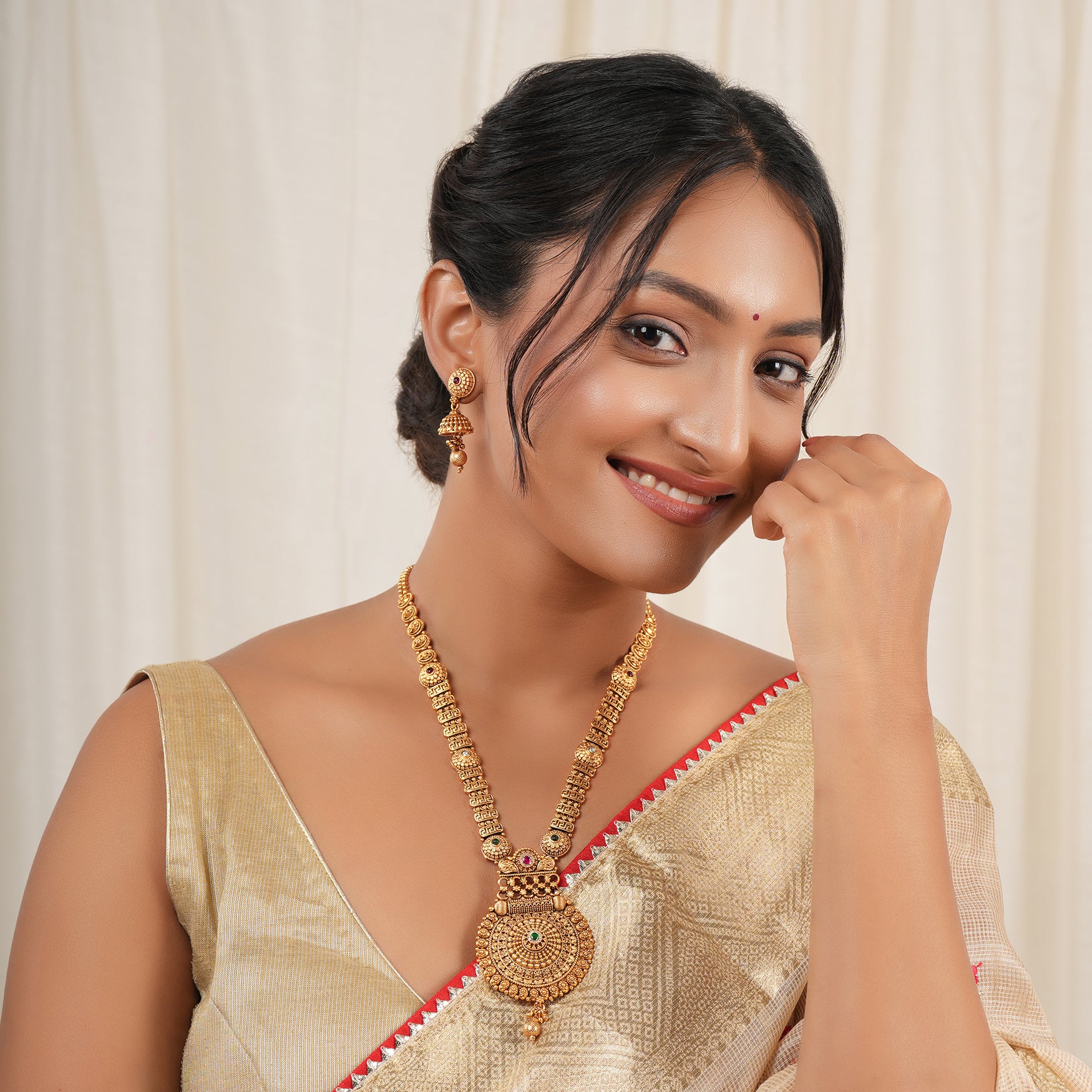 Beautiful antique gold heritage necklace set