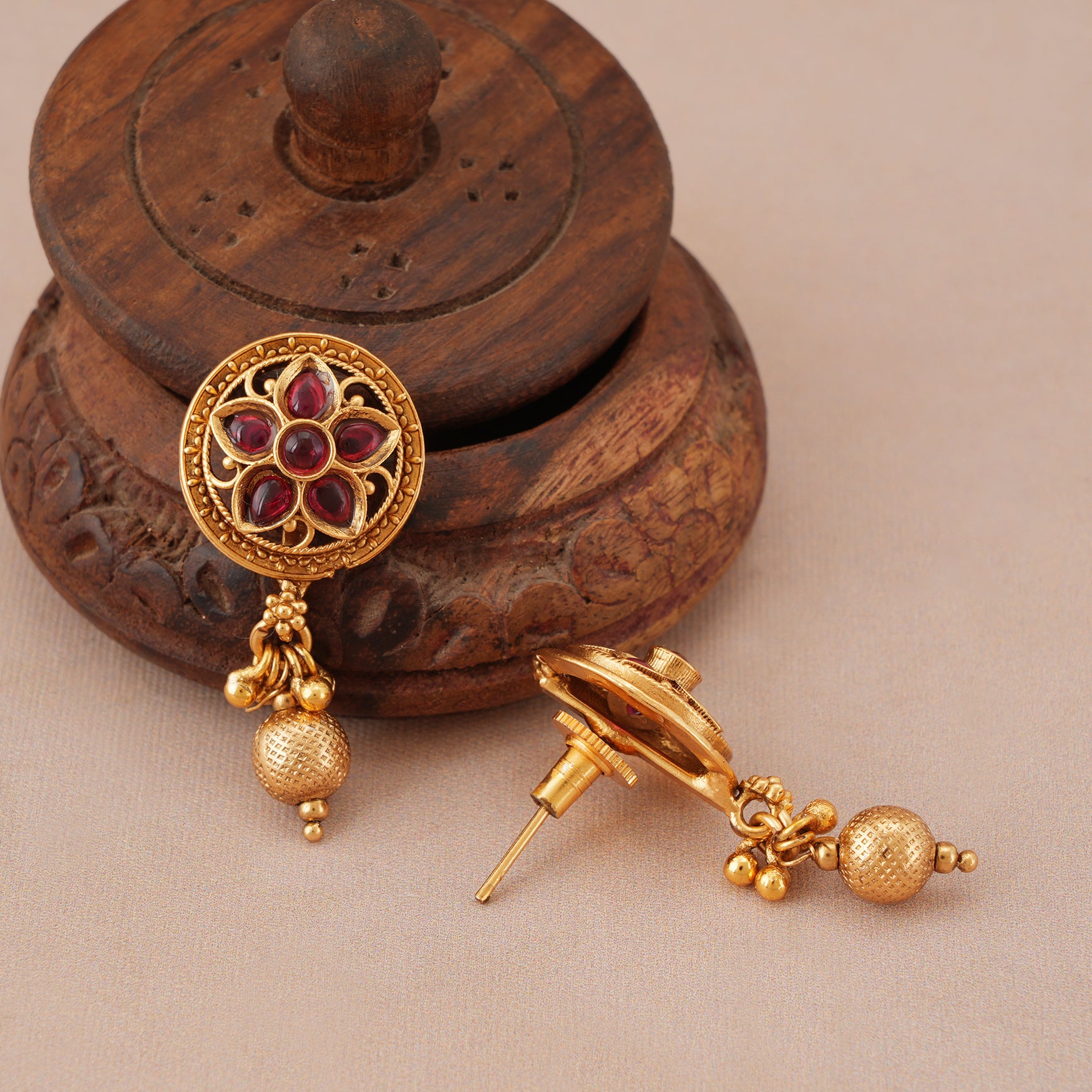 Stunning antique gold padmika raj hasli necklace set