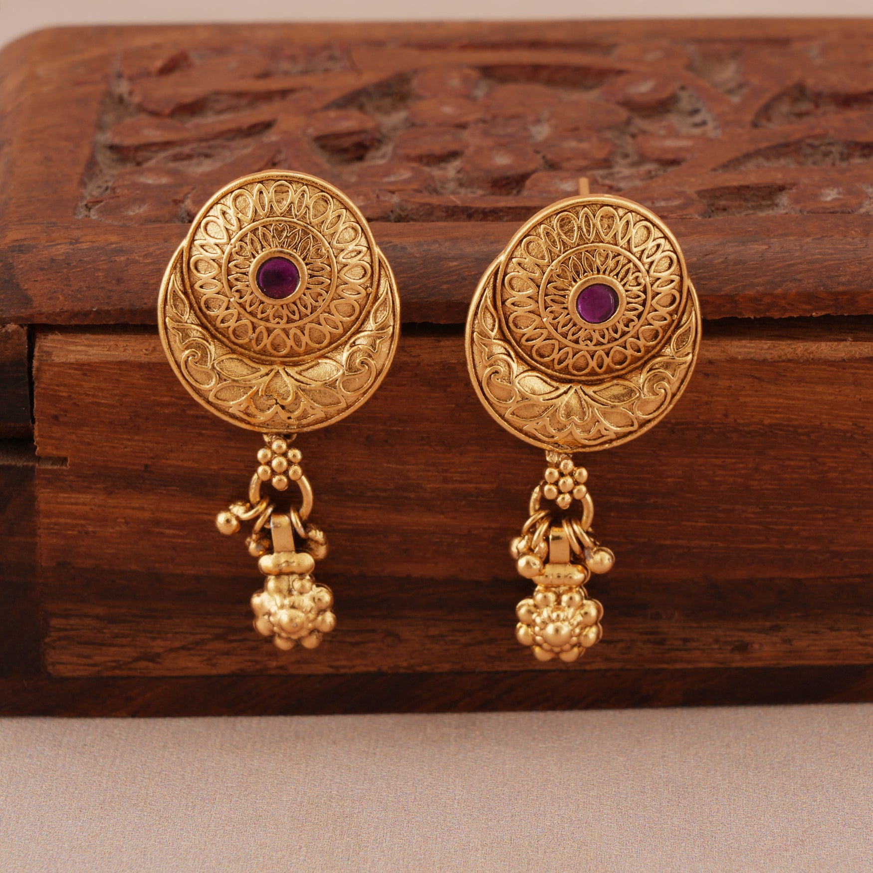 Stunning antique gold ruby bold mangalsutra set