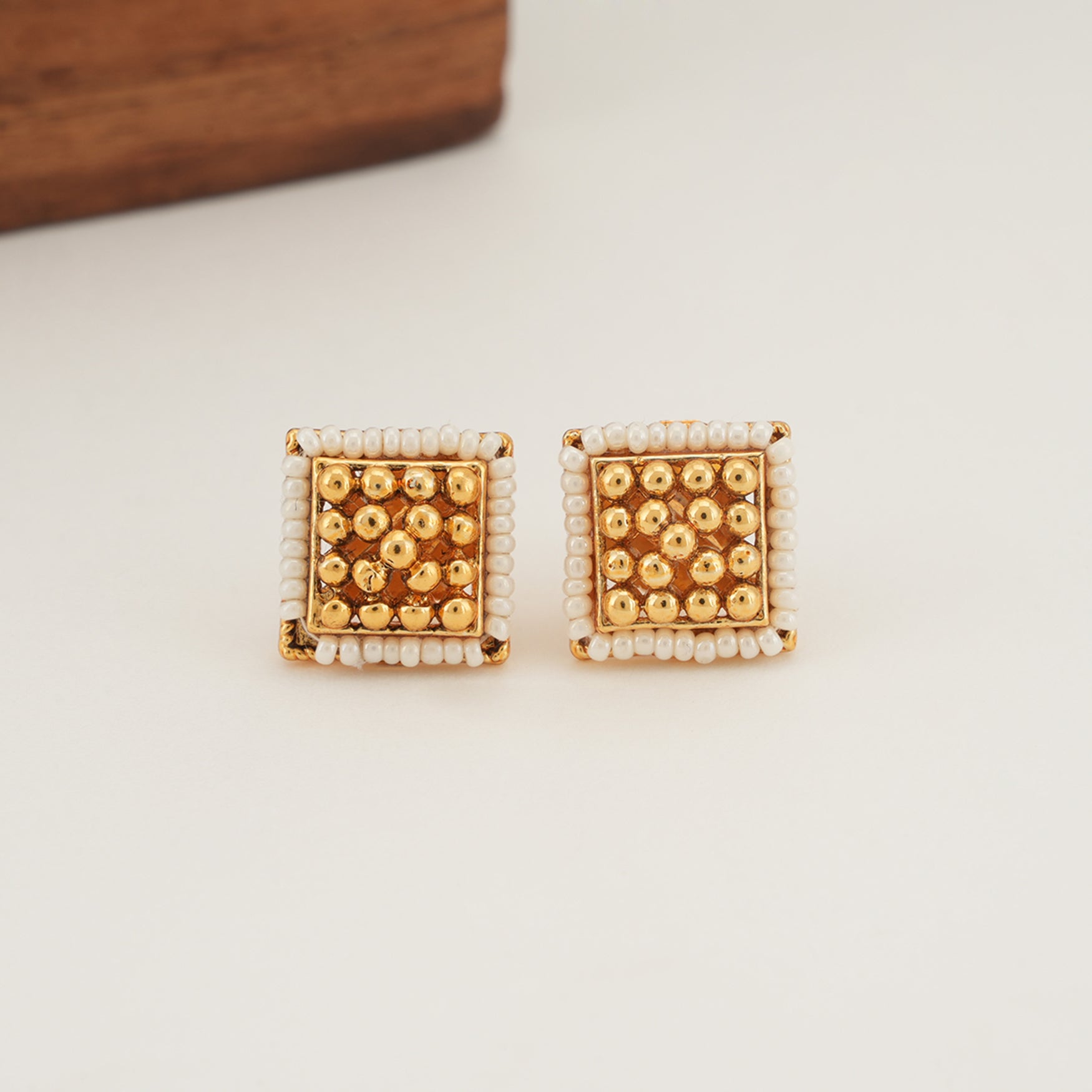 Cute elegant pearl gold plated pendant set