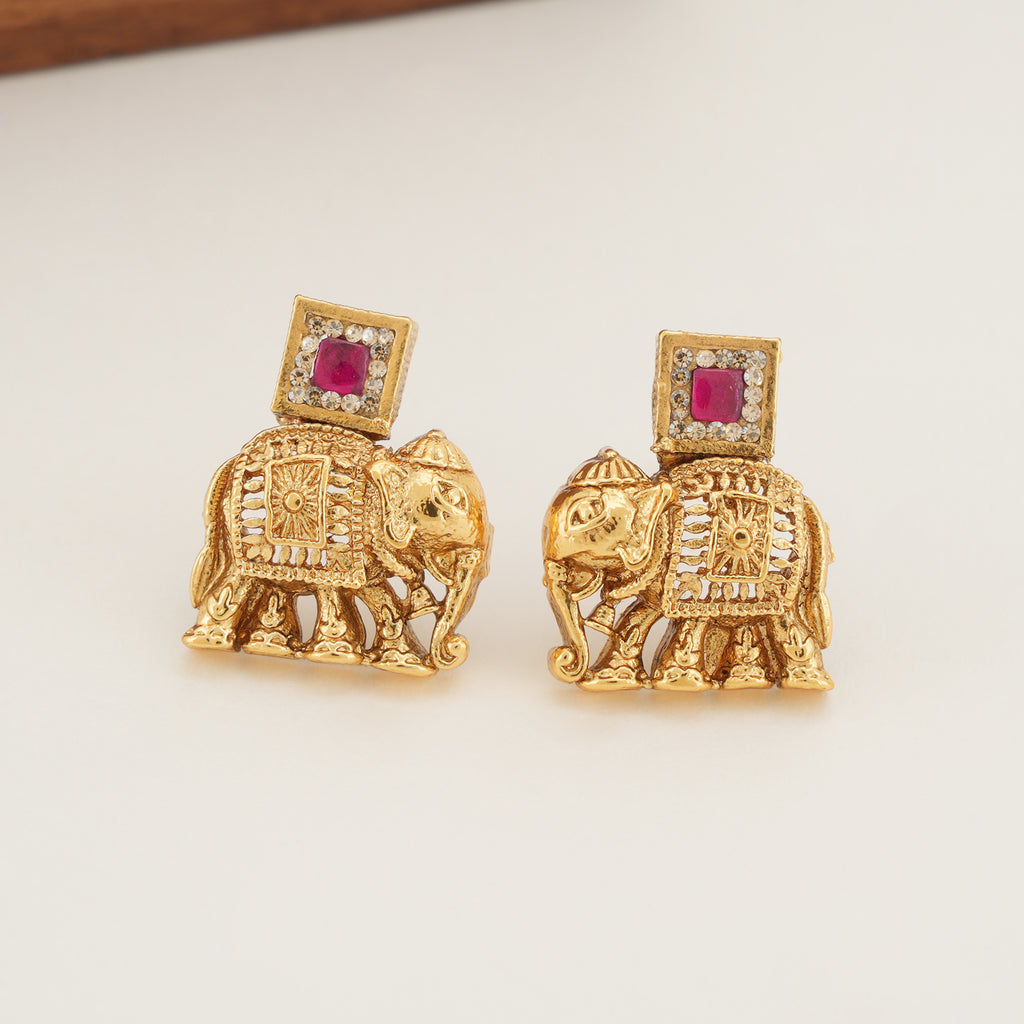 Beautiful elephant gold plated pendant set