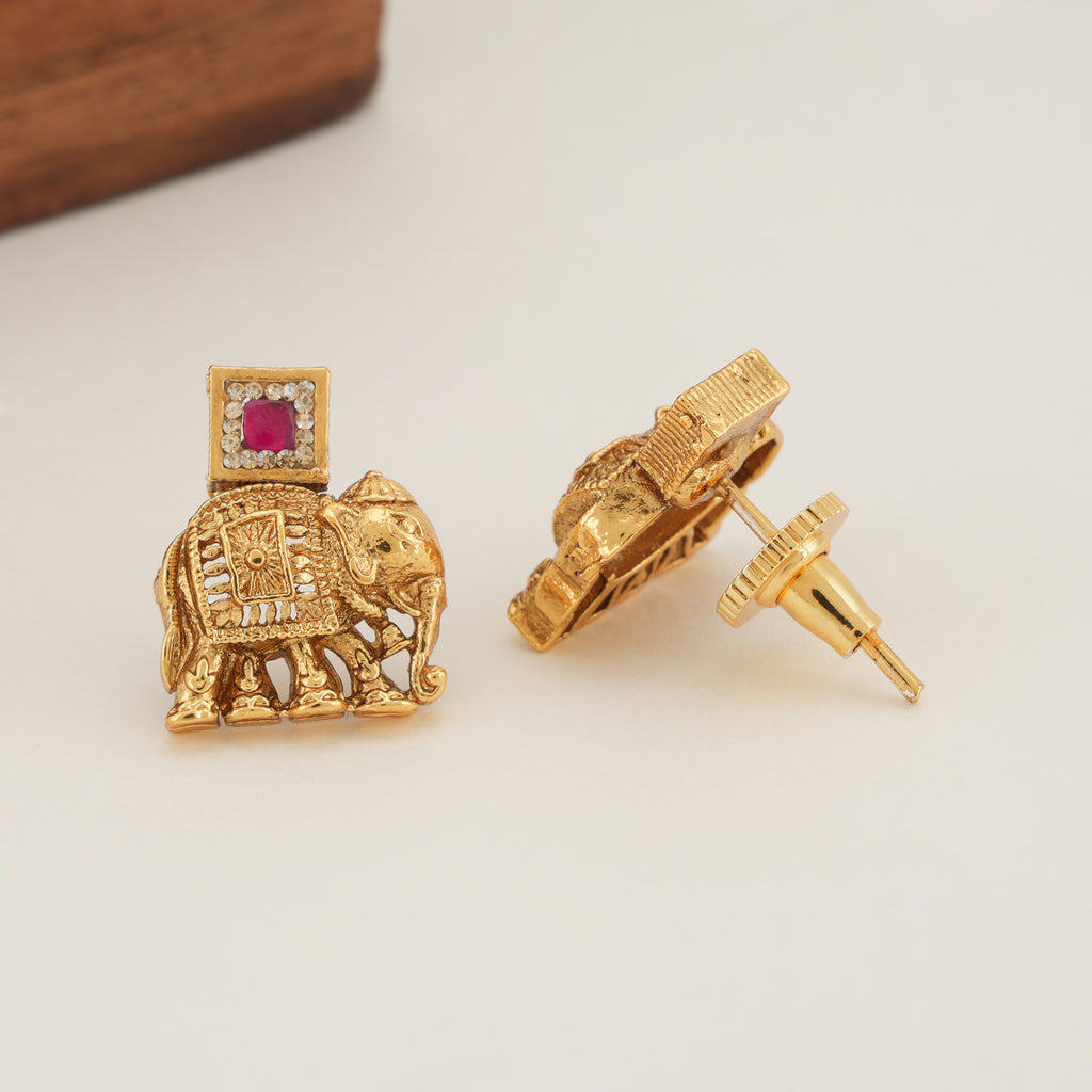 Beautiful elephant gold plated pendant set