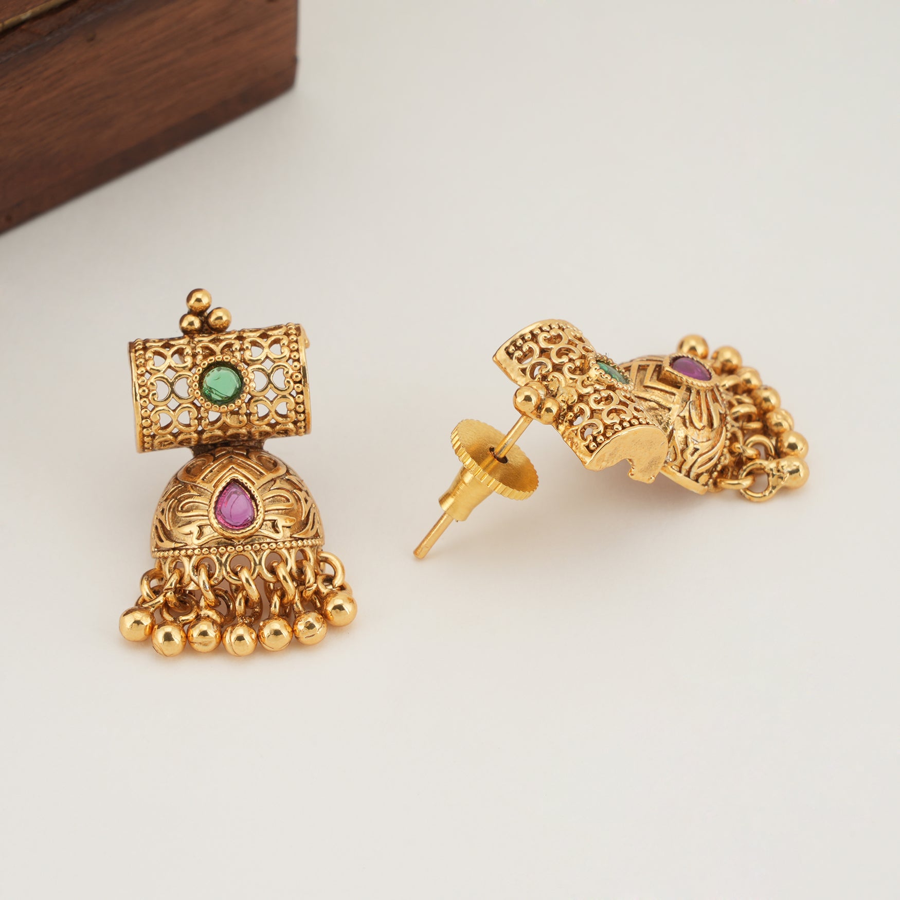 Cute elegant gold stone pendant set