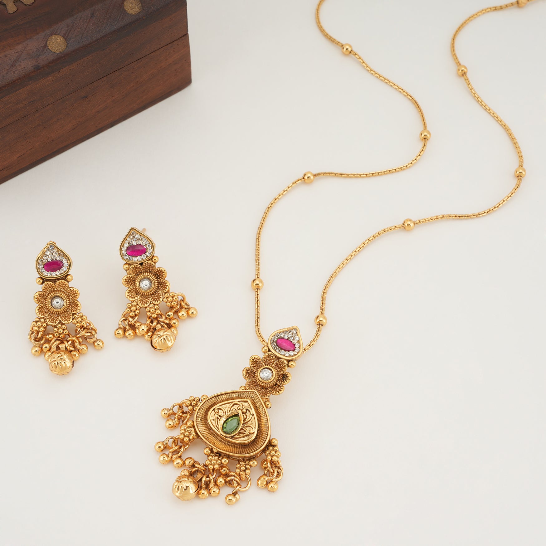 Beautiful stone gold plated pendant set with earring