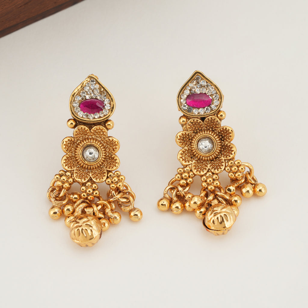 Beautiful stone gold plated pendant set with earring