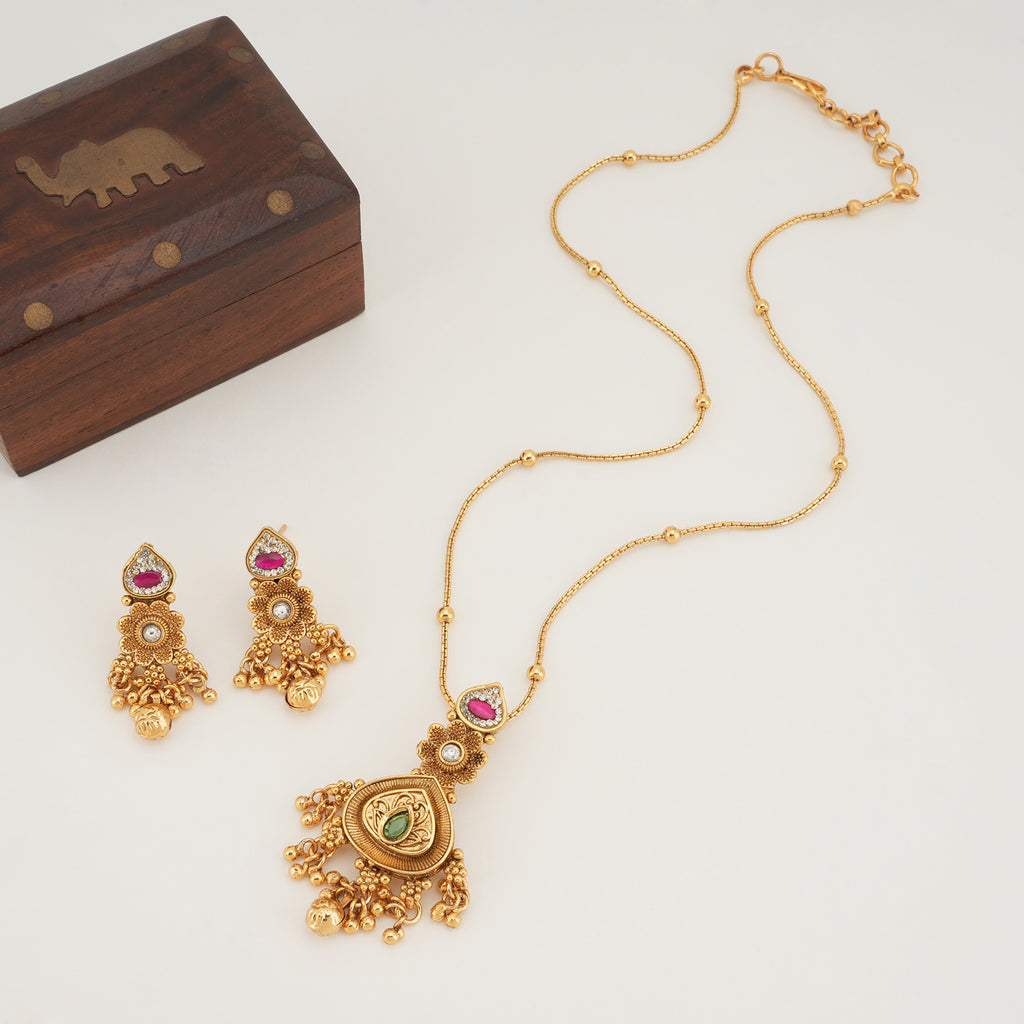 Beautiful stone gold plated pendant set with earring