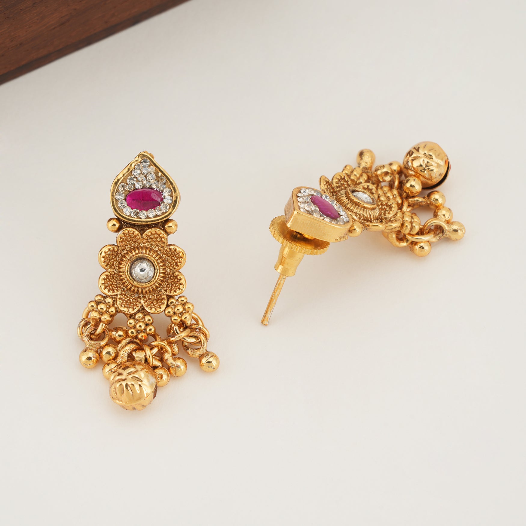 Beautiful stone gold plated pendant set with earring