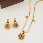 Cute floral gold pendant set