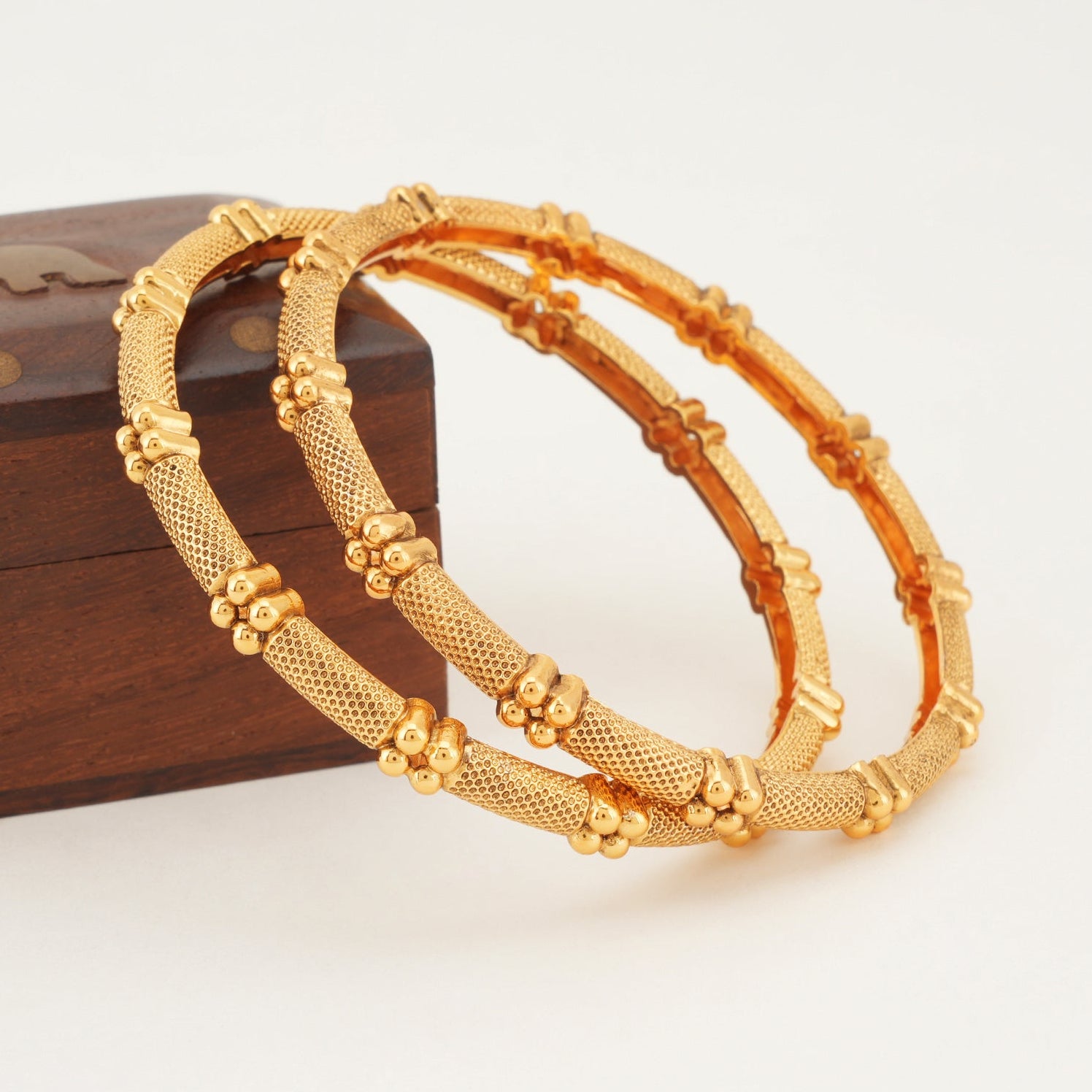 Beautiful plain gold bangle set