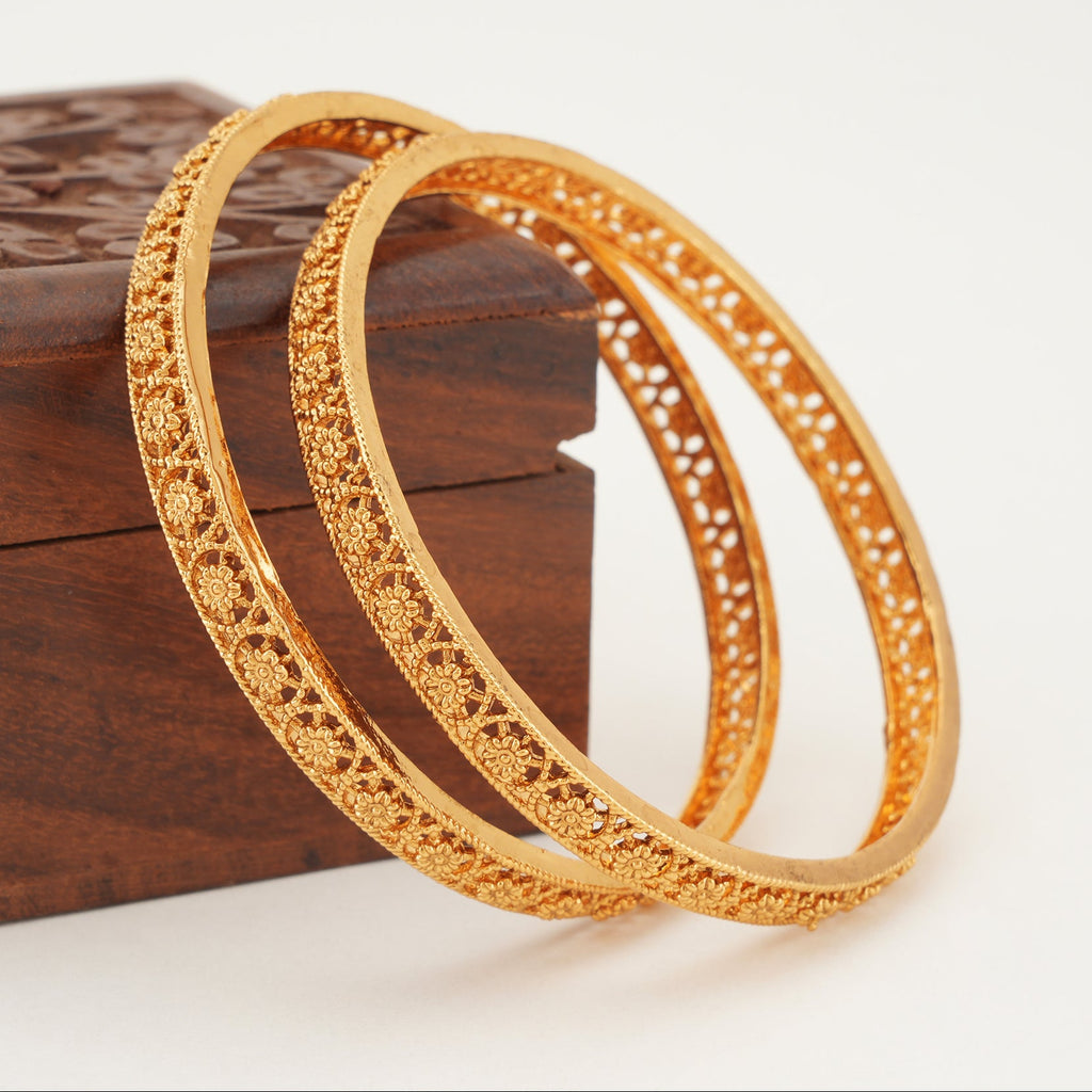 Plain floral gold bangle set