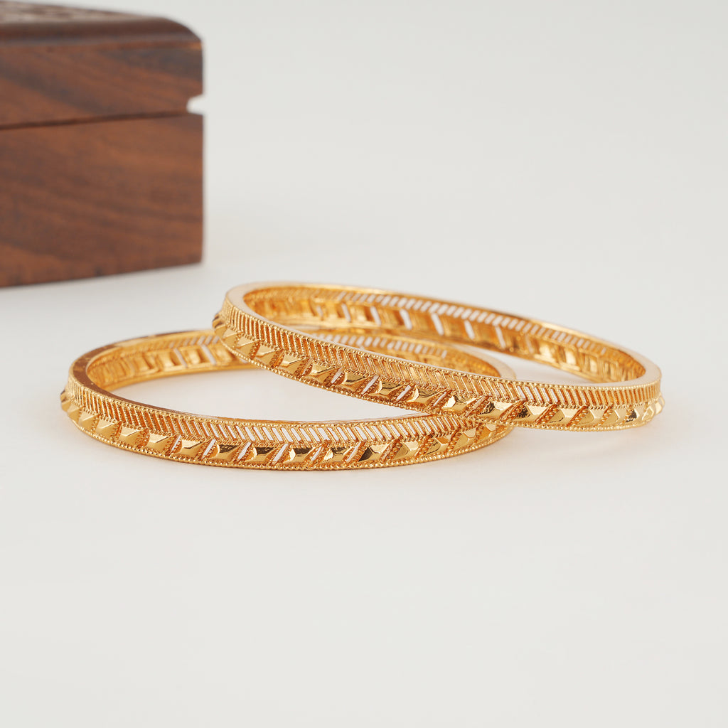 Sleek plain gold bangle set