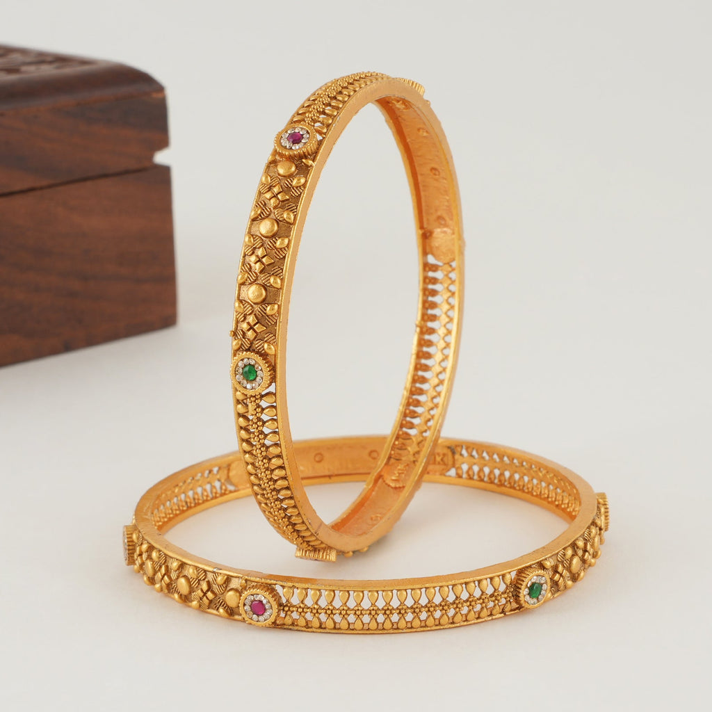 Stunning stone gold bangle set