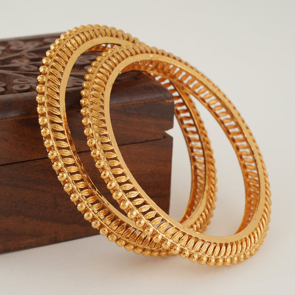 Beautiful plain gold pacheli bangle set